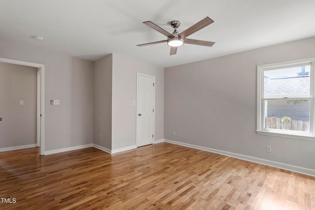 4332 Falls Drive, Hope Mills, NC 28348