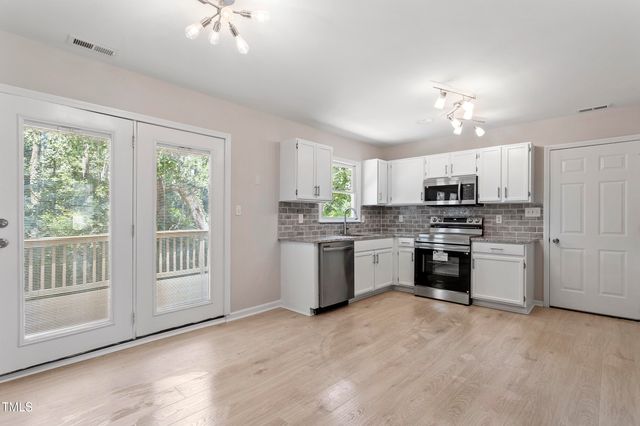 4332 Falls Drive, Hope Mills, NC 28348