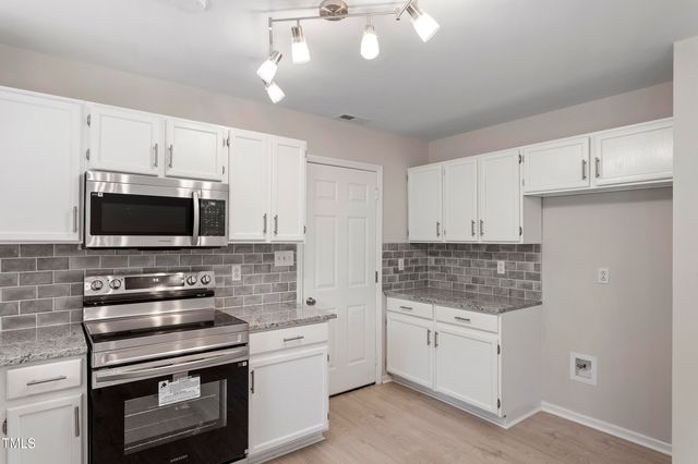 4332 Falls Drive, Hope Mills, NC 28348