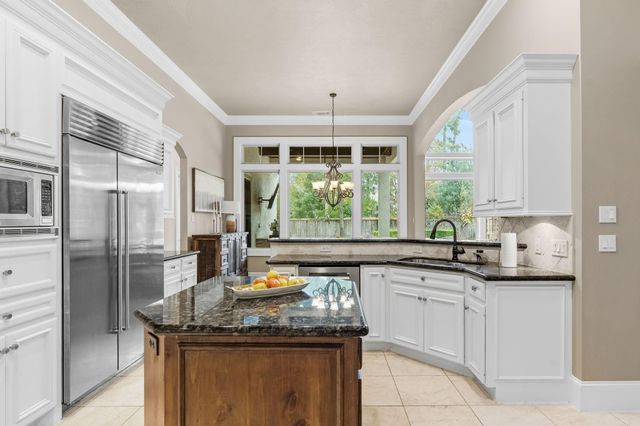 30 Midday Sun Place, The Woodlands, TX 77382