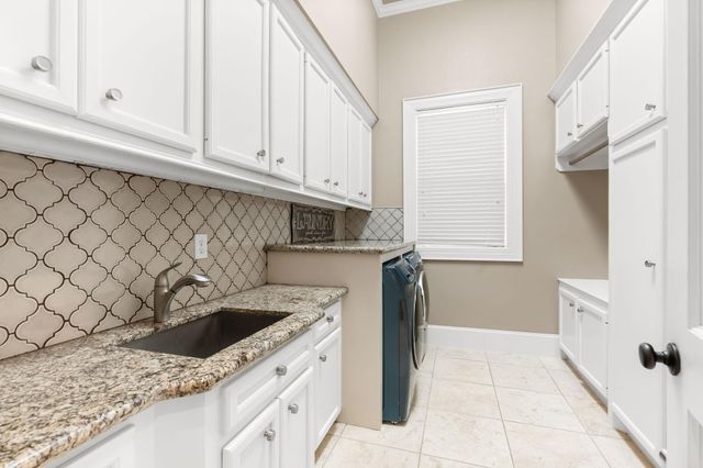 30 Midday Sun Place, The Woodlands, TX 77382