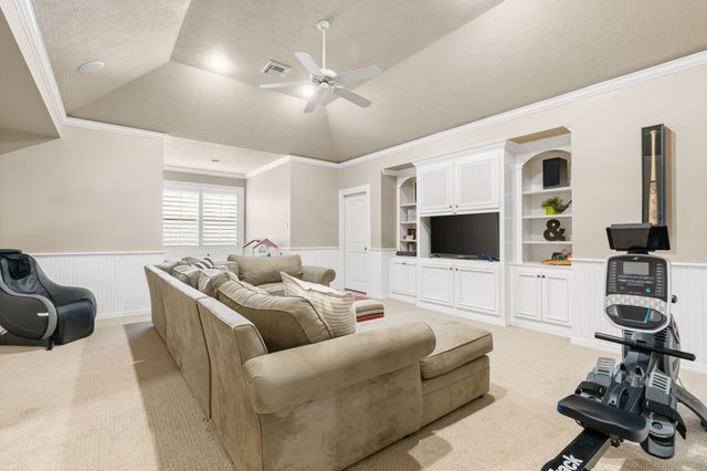 30 Midday Sun Place, The Woodlands, TX 77382