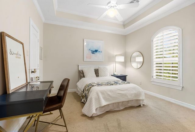 30 Midday Sun Place, The Woodlands, TX 77382