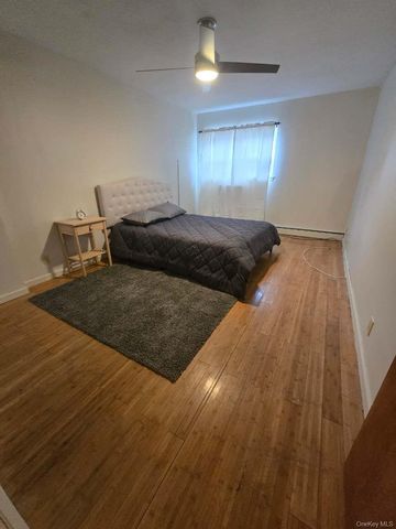 120-11 Cove Court 89, College Point, NY 11356