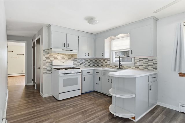 55 Gardens Dr, Springfield, MA 01119