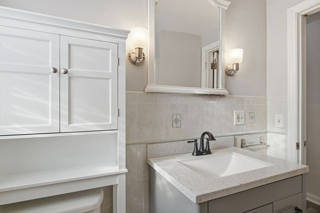 55 Gardens Dr, Springfield, MA 01119