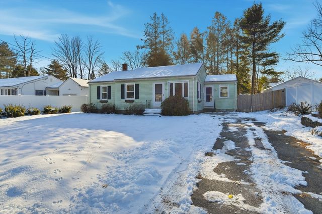 55 Gardens Dr, Springfield, MA 01119