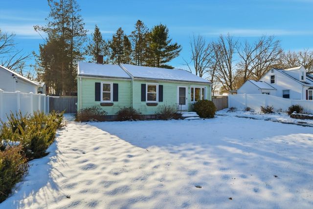 55 Gardens Dr, Springfield, MA 01119