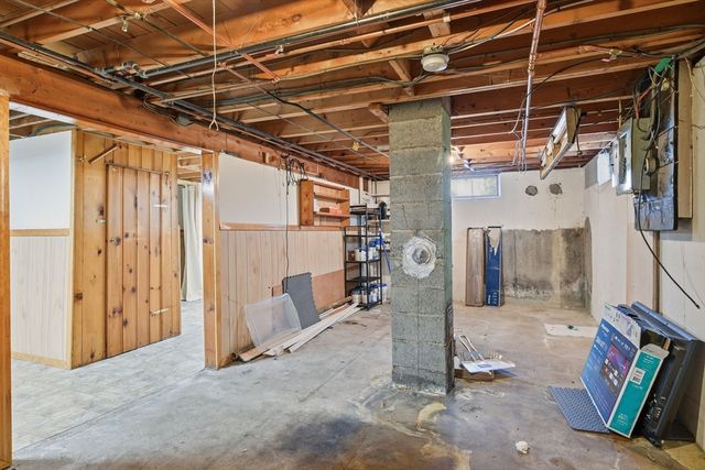 55 Gardens Dr, Springfield, MA 01119