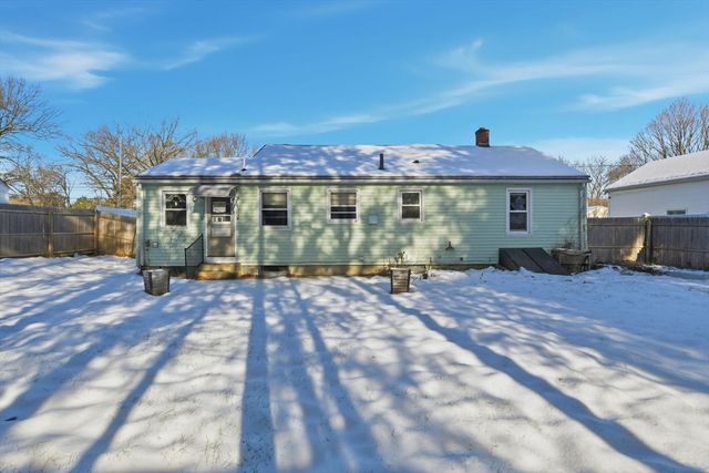 55 Gardens Dr, Springfield, MA 01119