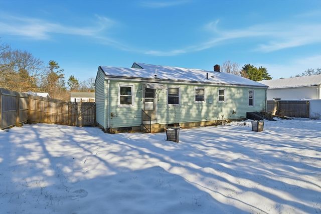 55 Gardens Dr, Springfield, MA 01119