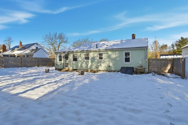 55 Gardens Dr, Springfield, MA 01119