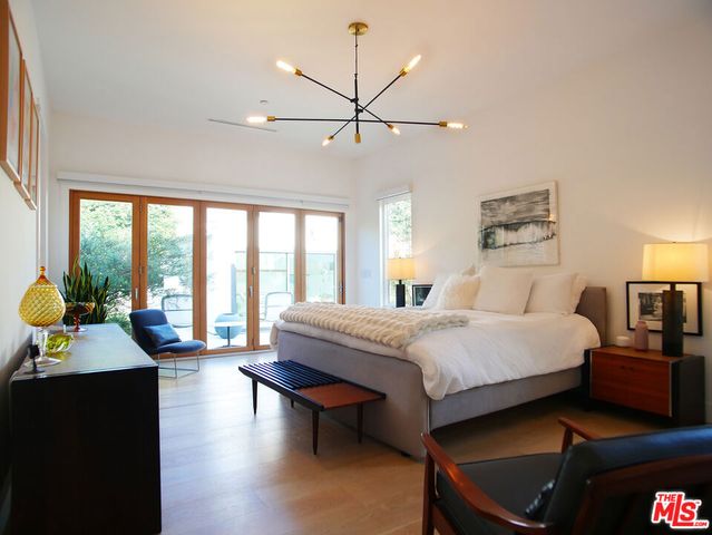 3744 Somerset Drive, Los Angeles, CA 90016