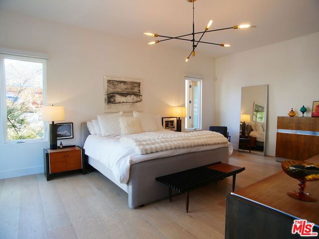 3744 Somerset Drive, Los Angeles, CA 90016