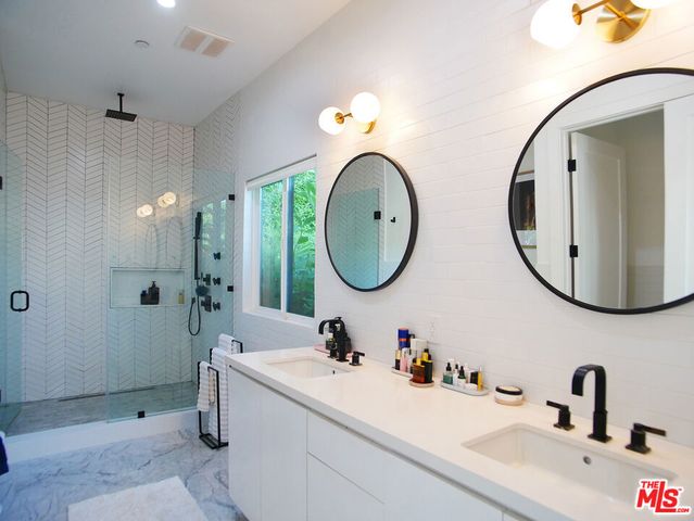 3744 Somerset Drive, Los Angeles, CA 90016