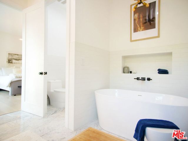 3744 Somerset Drive, Los Angeles, CA 90016