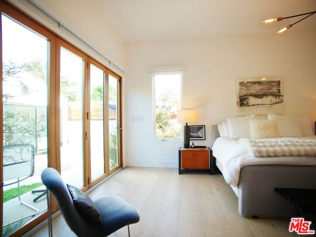 3744 Somerset Drive, Los Angeles, CA 90016