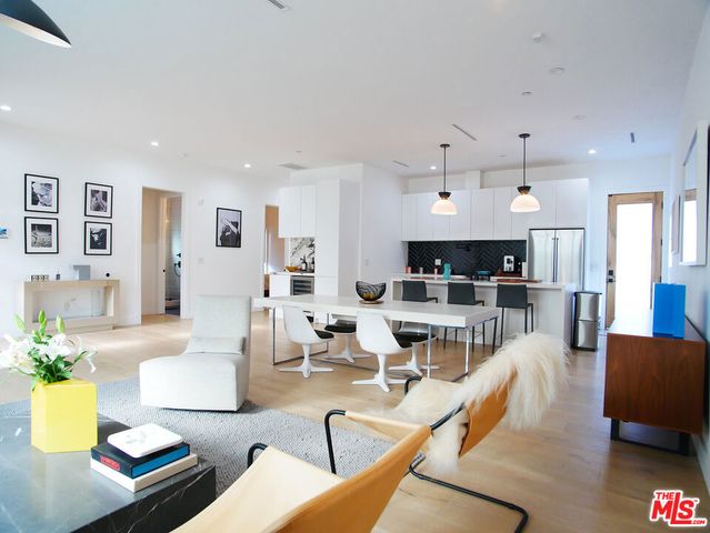 3744 Somerset Drive, Los Angeles, CA 90016