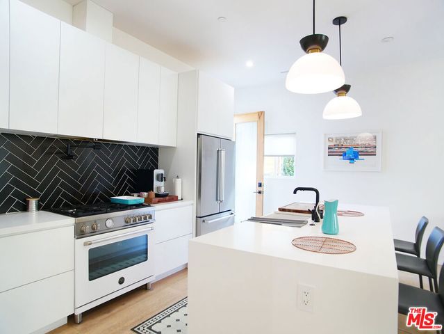 3744 Somerset Drive, Los Angeles, CA 90016
