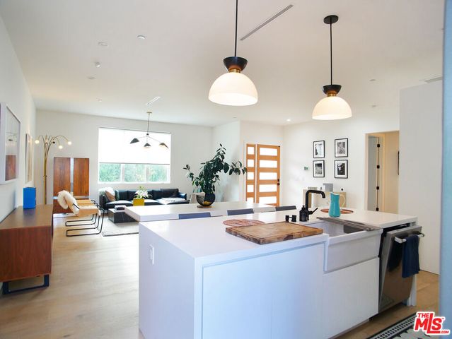 3744 Somerset Drive, Los Angeles, CA 90016