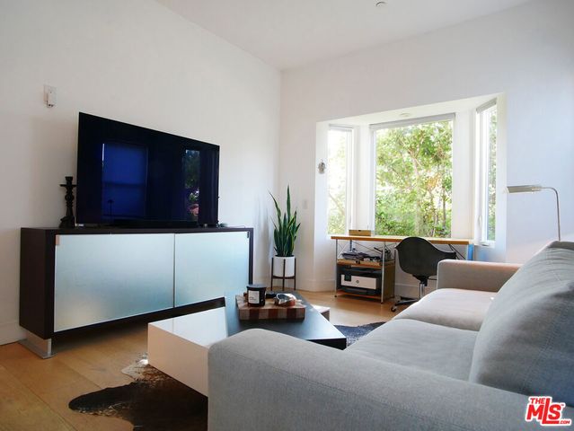 3744 Somerset Drive, Los Angeles, CA 90016