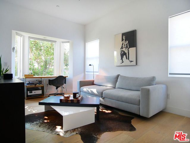 3744 Somerset Drive, Los Angeles, CA 90016