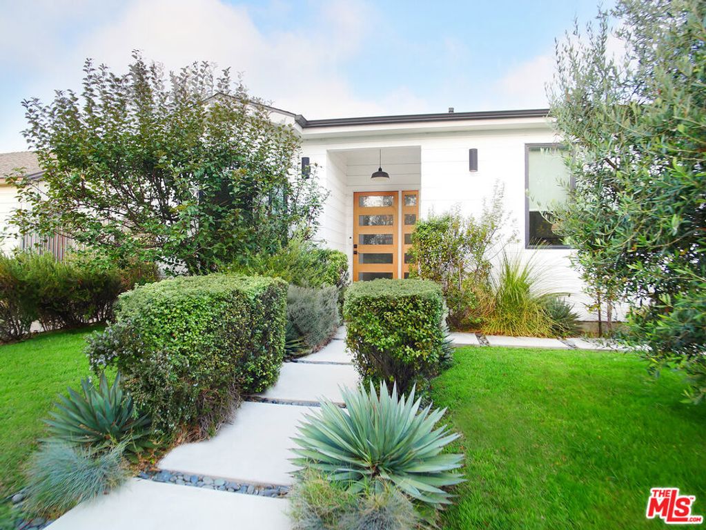 3744 Somerset Drive, Los Angeles, CA 90016
