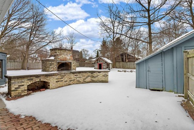 427 9th PLACE, Kenosha, WI 53140