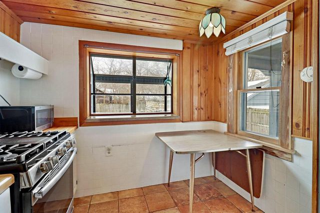 427 9th PLACE, Kenosha, WI 53140