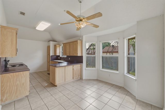 500 Bluebonnet Drive, Burleson, TX 76028