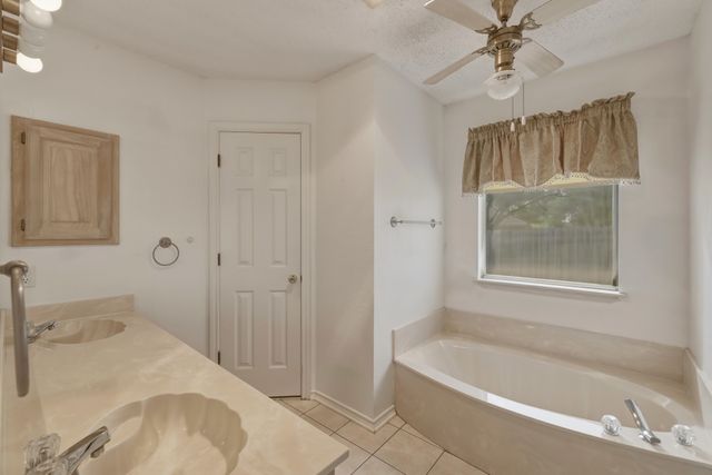 500 Bluebonnet Drive, Burleson, TX 76028