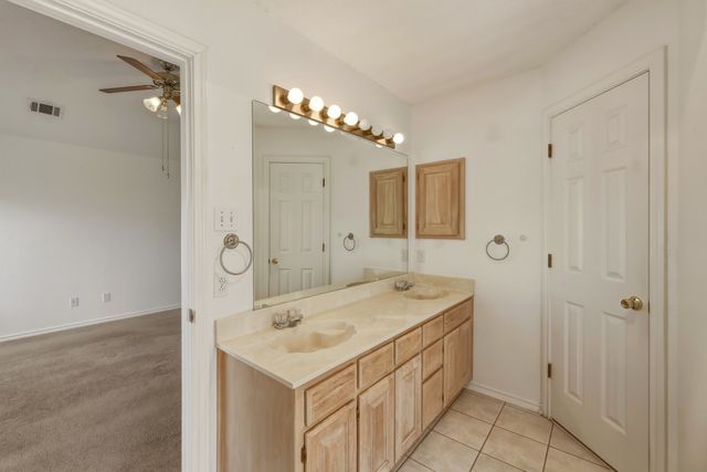 500 Bluebonnet Drive, Burleson, TX 76028