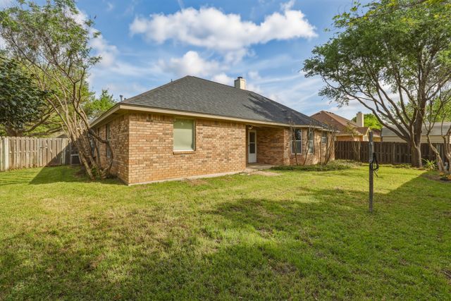 500 Bluebonnet Drive, Burleson, TX 76028