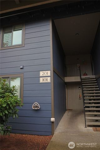 3560 Narrows View Lane NE #5-201, Bremerton, WA 98310