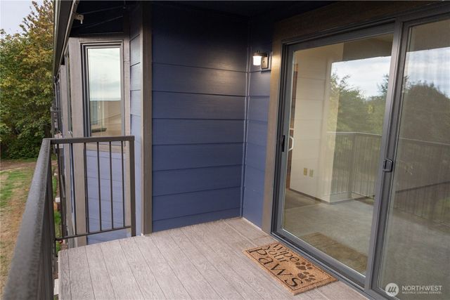 3560 Narrows View Lane NE #5-201, Bremerton, WA 98310