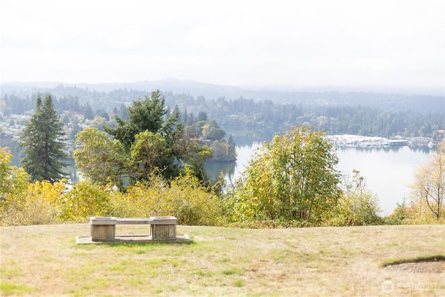 3560 Narrows View Lane NE #5-201, Bremerton, WA 98310
