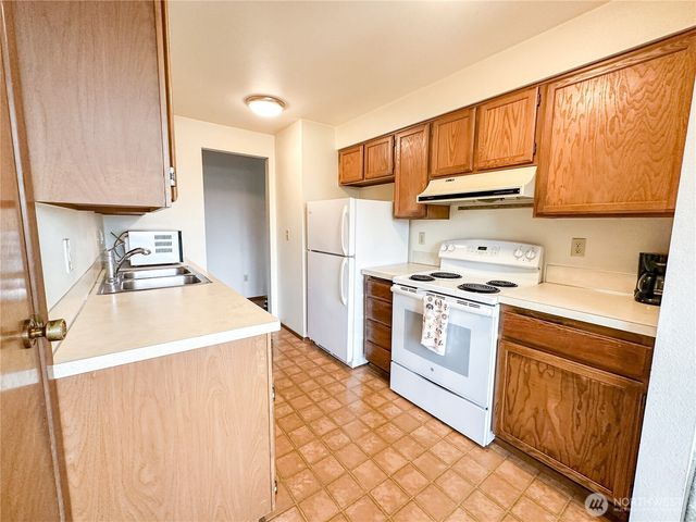 3560 Narrows View Lane NE #5-201, Bremerton, WA 98310