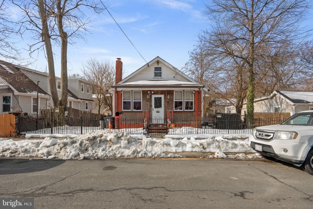 520 68TH ST, Capitol Heights, MD 20743