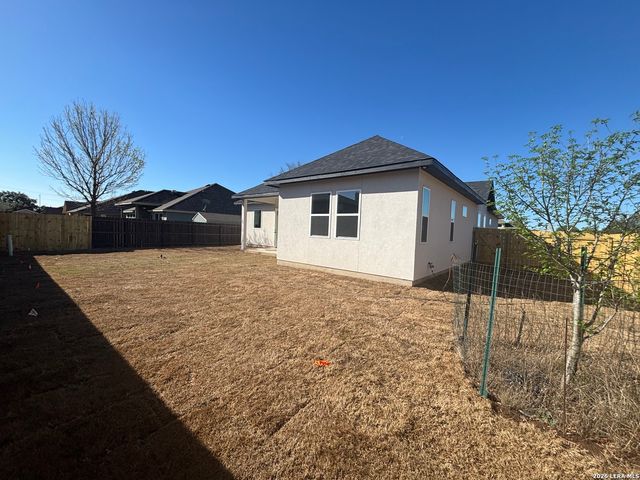 15622 Fox Lane, Selma, TX 78154