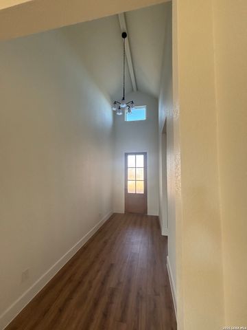 15622 Fox Lane, Selma, TX 78154