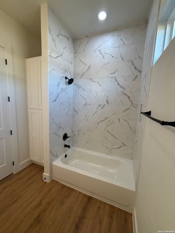 15622 Fox Lane, Selma, TX 78154