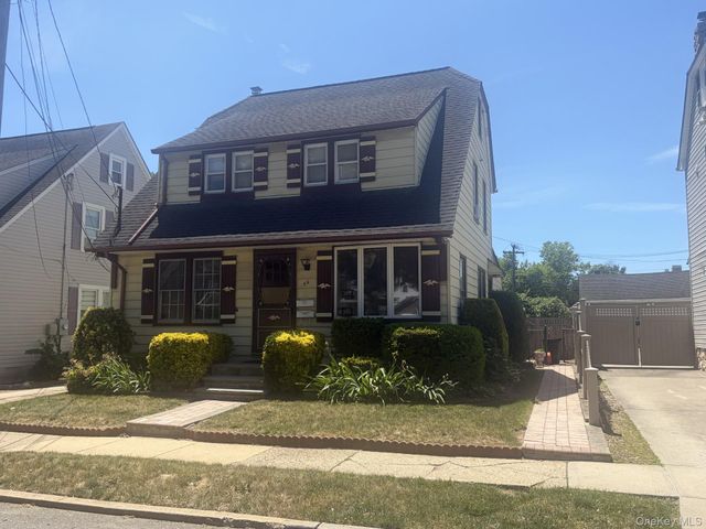 56 Cornell Street 2nd floor, Williston Park, NY 11596