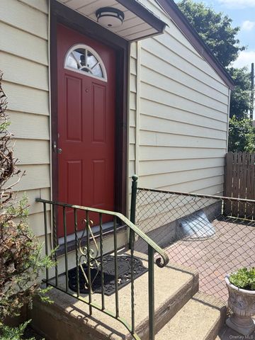 56 Cornell Street 2nd floor, Williston Park, NY 11596