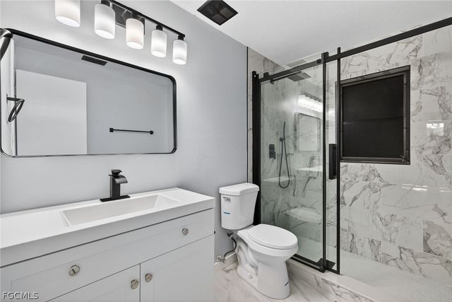 876 Linnaen TER NW, Port Charlotte, FL 33948