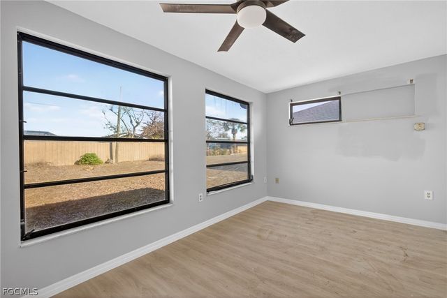 876 Linnaen TER NW, Port Charlotte, FL 33948