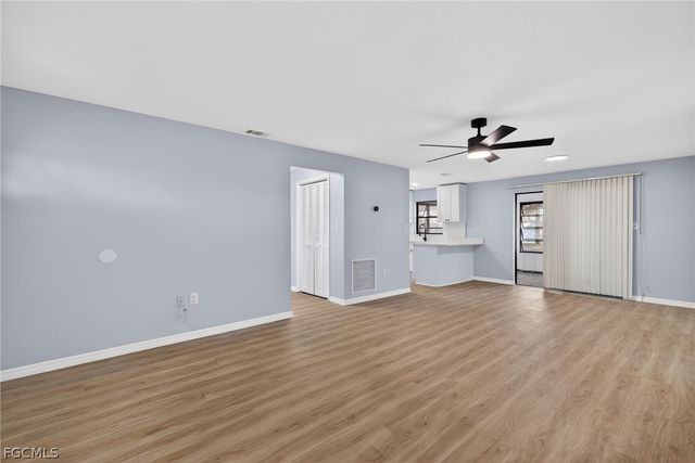 876 Linnaen TER NW, Port Charlotte, FL 33948