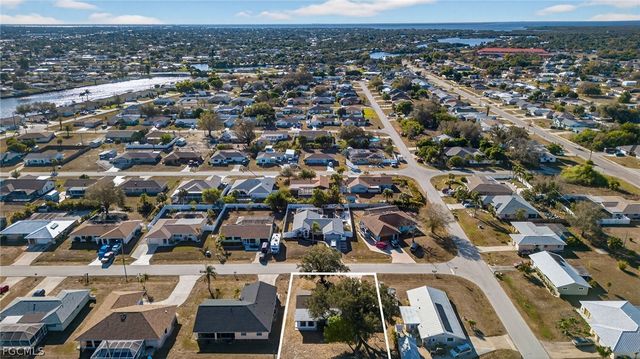 876 Linnaen TER NW, Port Charlotte, FL 33948