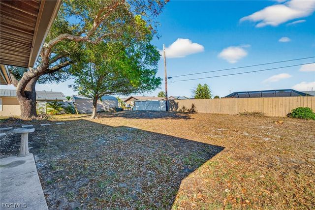 876 Linnaen TER NW, Port Charlotte, FL 33948