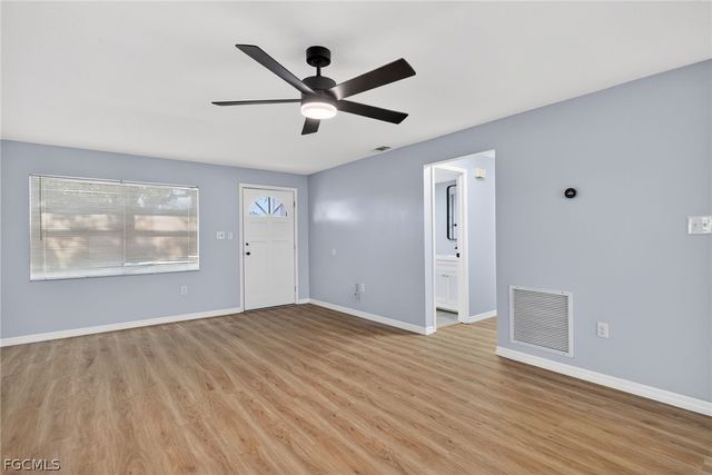 876 Linnaen TER NW, Port Charlotte, FL 33948