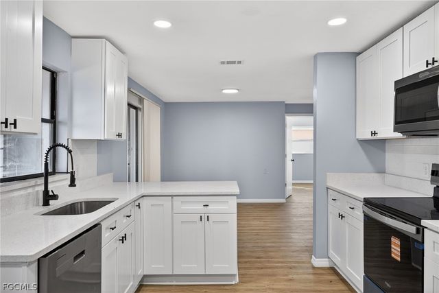 876 Linnaen TER NW, Port Charlotte, FL 33948